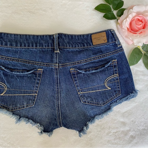 AMERICAN EAGLE SHORTIE JEAN SHORTS SIZE 2 - Picture 7 of 8